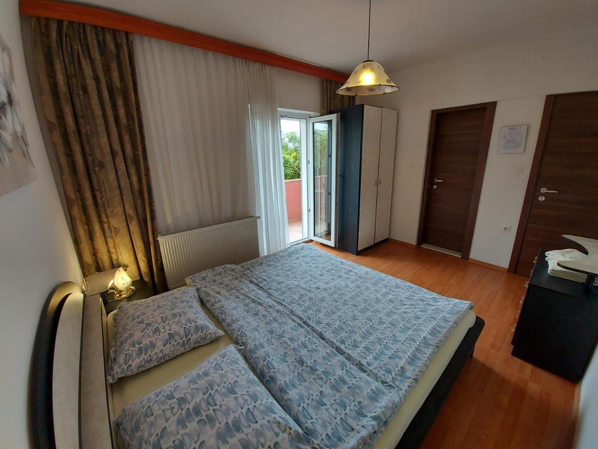 Apartments & Rooms Nensi Башка Экстерьер фото