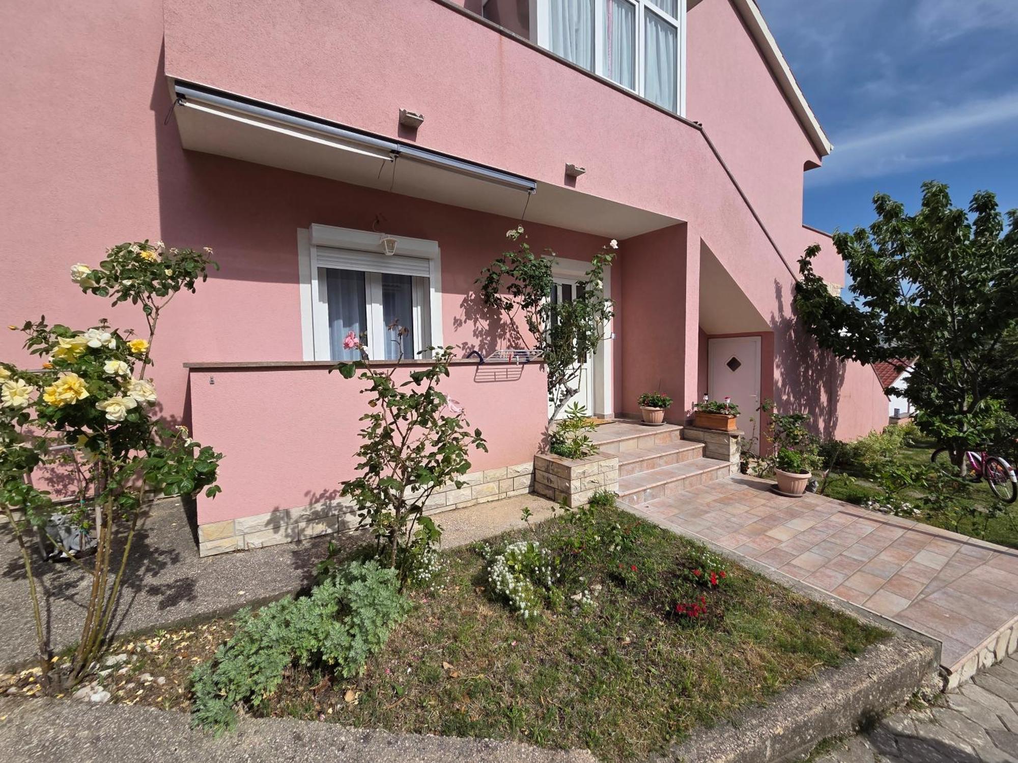 Apartments & Rooms Nensi Башка Экстерьер фото